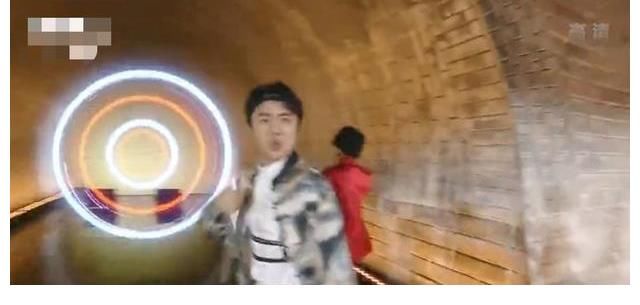 王祖蓝|央1中秋晚会，王祖蓝一首《火锅》尬出天际，周深一开口感觉来了