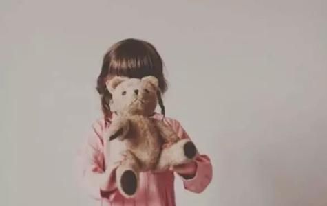 父母|孩子被惯坏！家长再不纠正 老了就等着哭吧!