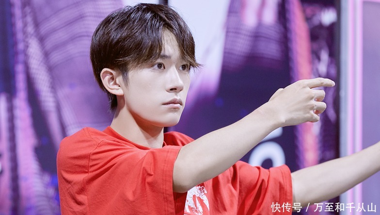 选秀节目 《街舞》后,易烊千玺被曝迎来导师综艺,又是“神仙打架”现场了