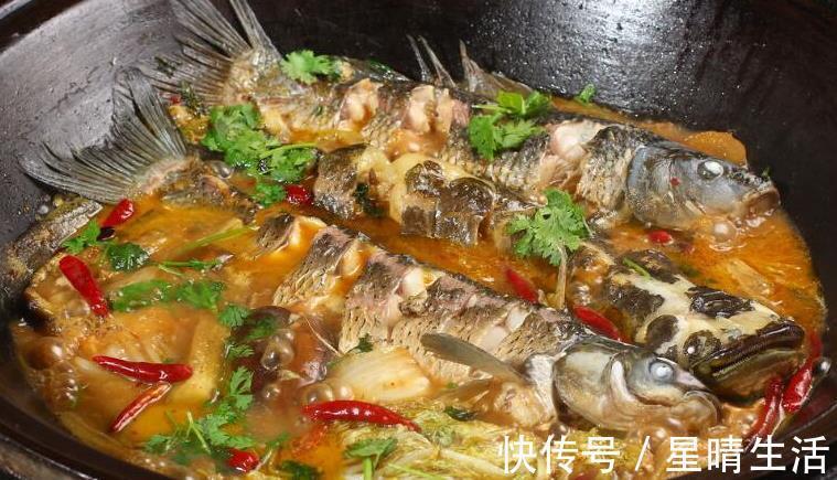 涂抹|给鱼去腥,不要用料酒,教您一个好方法,炖鱼无腥味,鲜香十足