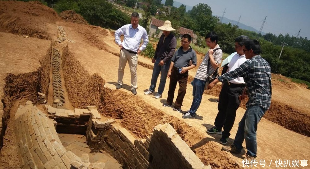 古墓|中国西部发现一座千年古墓,专家挖了一半吓跑了:赶紧去请解放军