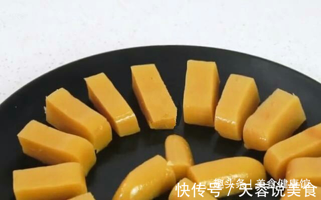 红薯最好吃的做法,不蒸不烤不烙饼,香甜可口,一口一块,真好吃