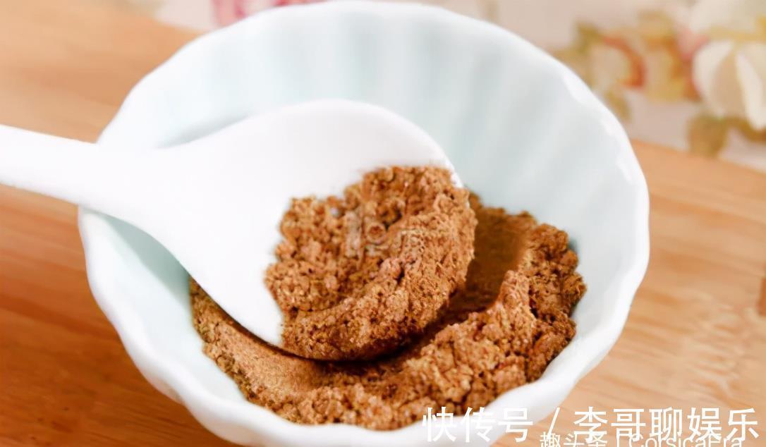 鲜味|调韭菜馅，调料牢记“2放2不放”，韭菜翠绿不出水，鲜味足，好吃