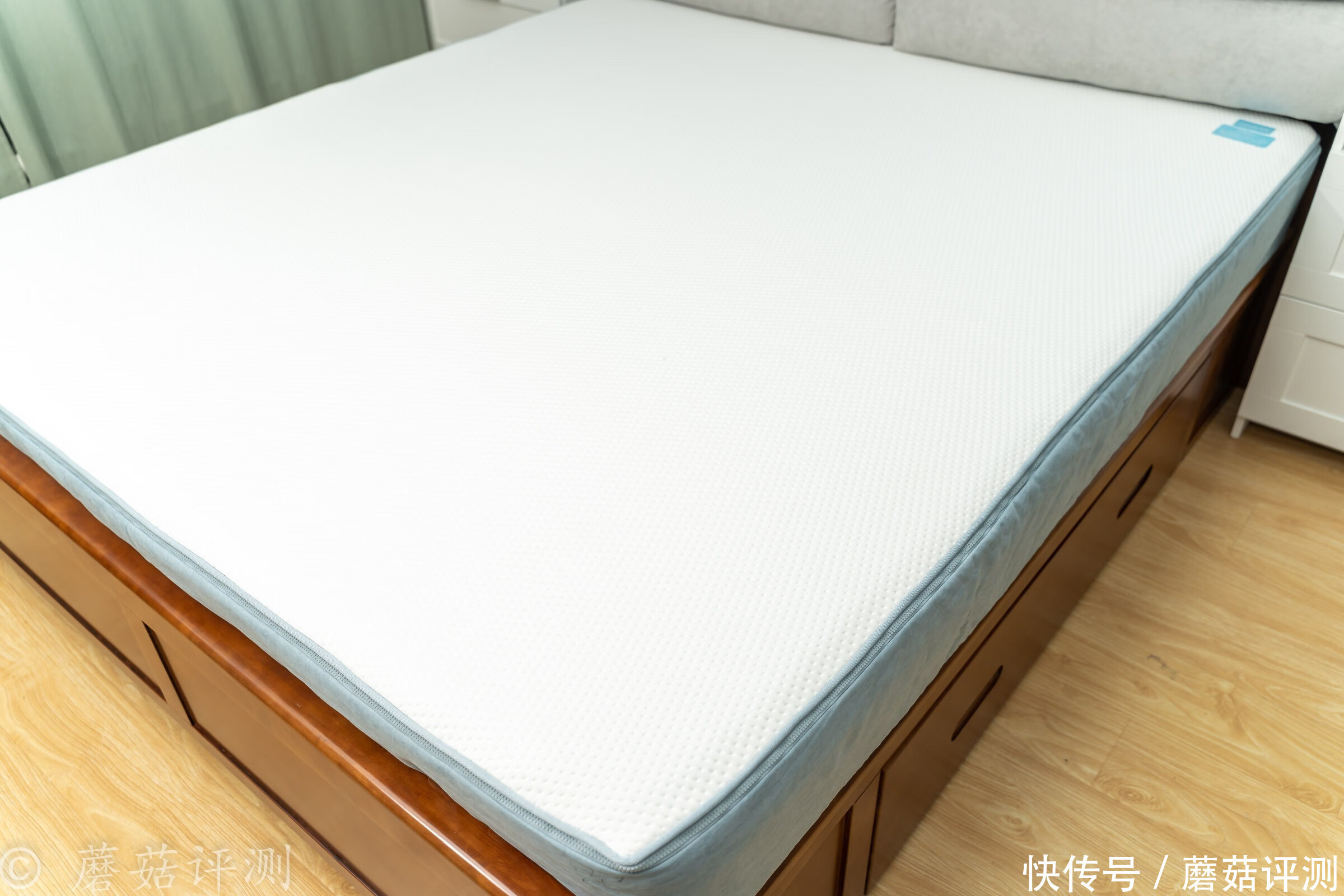 床垫|软硬兼具，好睡舒适、网易云舒零压感软硬两用弹簧床垫 体验评测