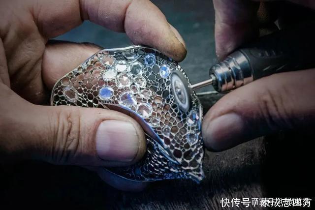 少女心 看着这些高级珠宝上的蝴蝶,我就知道我的少女心还在!