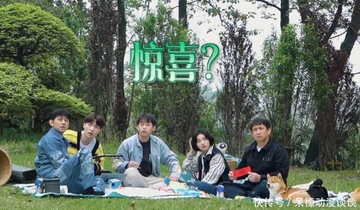 鸡窝 下期《向往5》热闹了,那英梁静来做客,洗碗掏蛋全不落,追定了