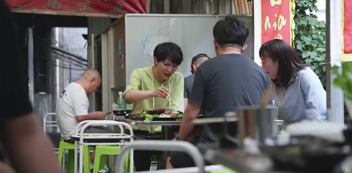 白宇、周深、肖战等人的这档记录真人秀好看，明星与一座城有故事