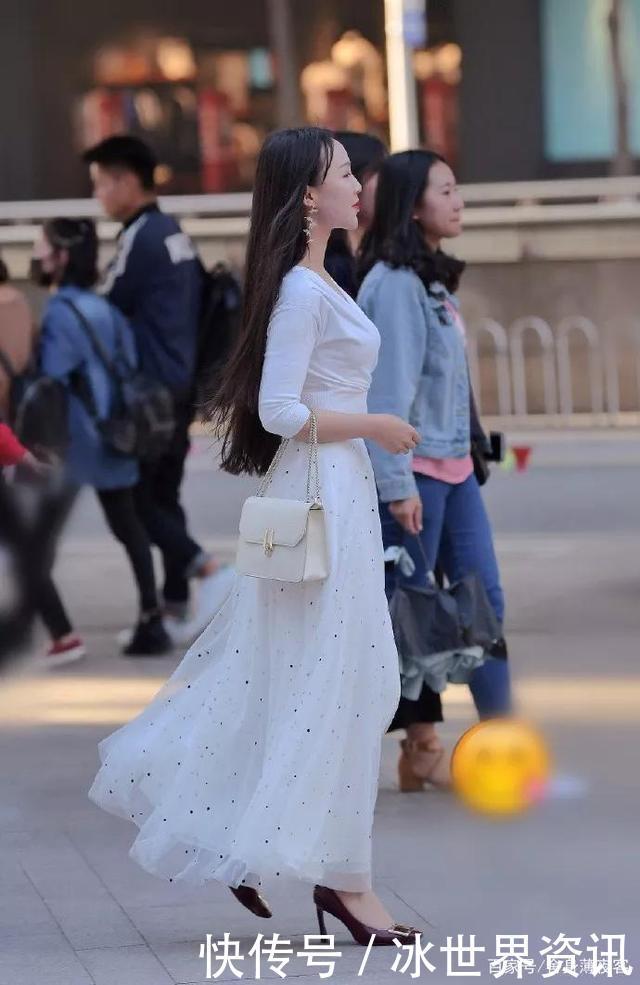 紫色西装是搭配百褶裙还是短裤呢快来看看吧