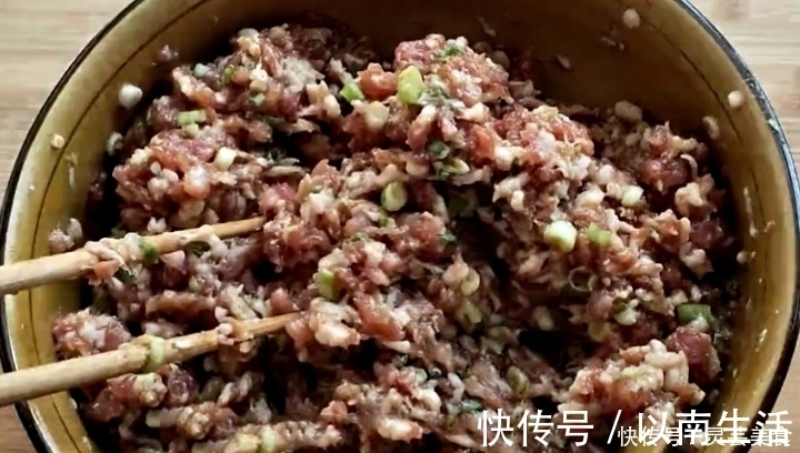 食用油|无论做什么馅饼，牢记此步骤，馅饼皮薄馅多，个个暄软又解馋