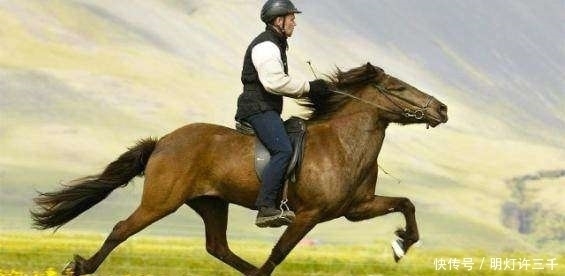 下联@千古绝对!上联:心困于门内,怎能不闷,下联经典到爆!