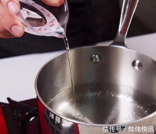 蛋壳|煮鸡蛋只用清水,一看就是外行!大厨加上两样调料,又香又好剥壳