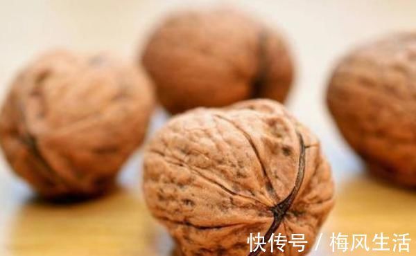 食物|满头白发不要染，4种食物每天吃一点，头发慢慢变黑了！