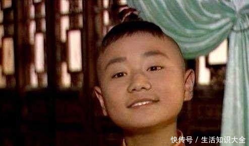 吊钱|乾隆一上联“三个铜钱贺礼,嫌少勿收,收则爱财”,下联绝了!