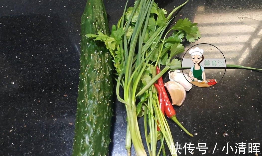 汤汁|夏天就馋黄瓜此吃法,拌一拌3分钟做好,上桌汤汁一滴不剩!特香