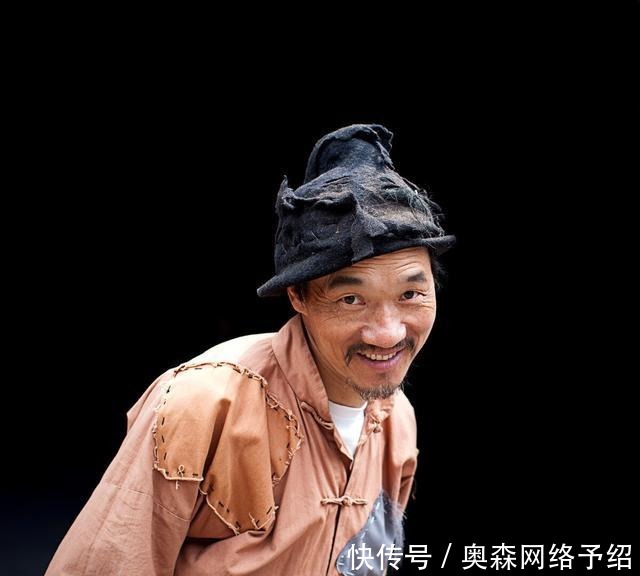 鲁迅先生在理发后,曾写了首经典的诗,最后一句风靡100多年