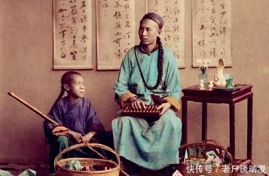 清朝|清朝真实老照片:图2人们用削西瓜皮机器,图3清代人也摆拍!