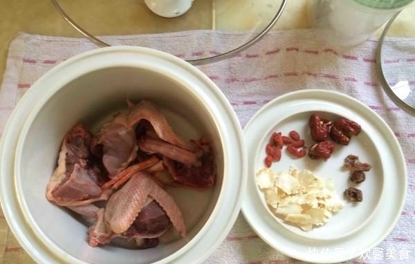 夏天出汗多要常吃这肉,比牛肉便宜,比羊肉滋补,一年四季不闹病