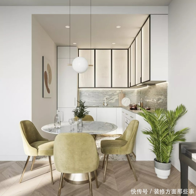 开阔性|120平做二居室客厅居然敢用姜黄色、草绿色家具,但是还挺好看