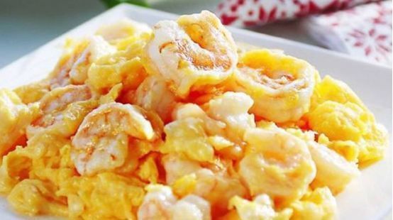 家味美食酱香鹌鹑蛋,鲜虾炒蛋,酸黄瓜炒肉片,孜然鸡翅的做法