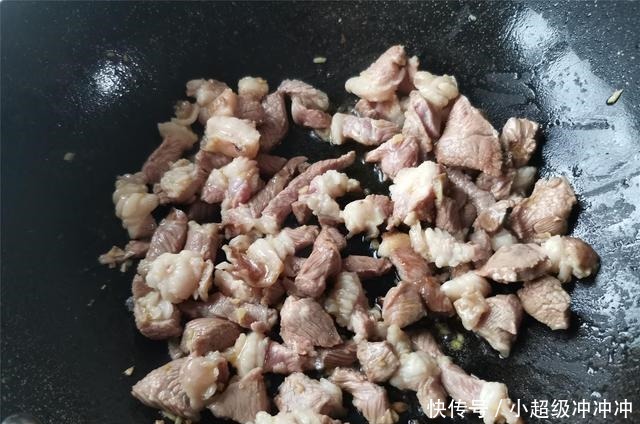 天冷吃肉，首选这个肉，教你饭菜一锅出，驱寒暖身，滋补又味美