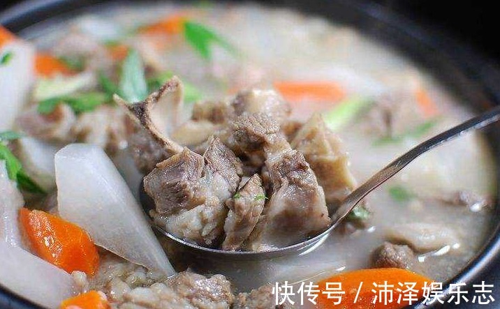 炖羊肉，料不能随便放！多数人放它，毁了一锅肉，难怪肉柴膻味重
