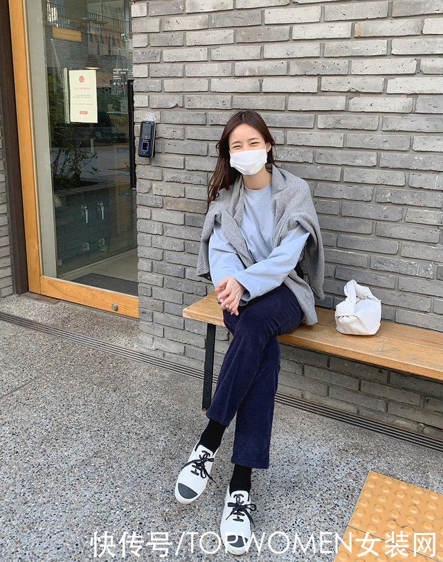 谁说灯芯绒显胖？这几套私服搭配搭的复古又高级，这时髦感超吸睛