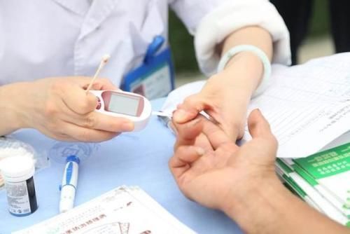 高血糖|80岁的糖尿病患者40年来,糖控制有几个诀窍,这几样东西要少碰!