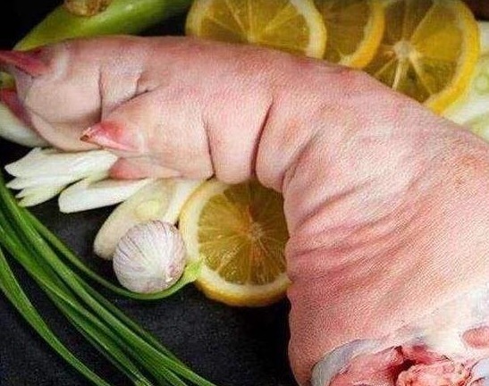 买猪蹄时，是挑前蹄还是后蹄两者口感有很大差别，别再买错了