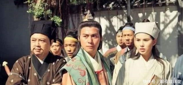 阴谋|慕容复其实在装疯卖傻,巴天石无意间说了一句话,揭穿了他的阴谋!