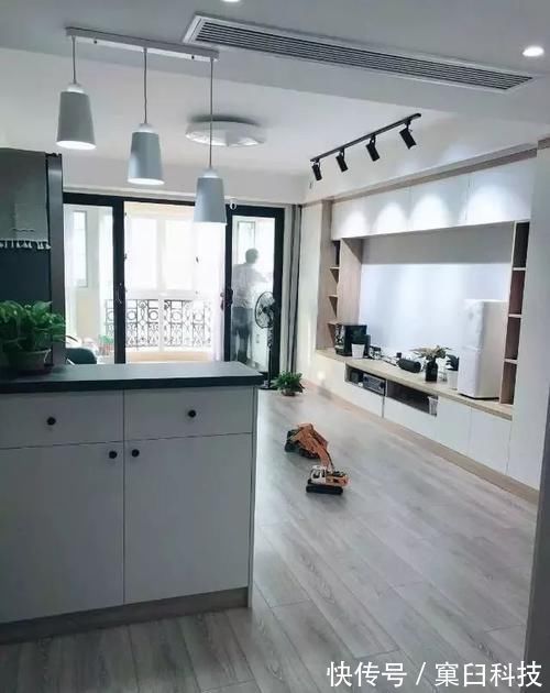 实用|老公不听劝非要在门口砌半堵墙，装好后发现太实用了，晒晒！