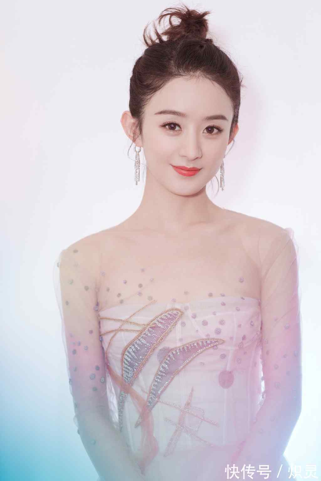 娜娜|谢娜回归《快乐大本营》跳女团舞！何炅亲自开车迎接