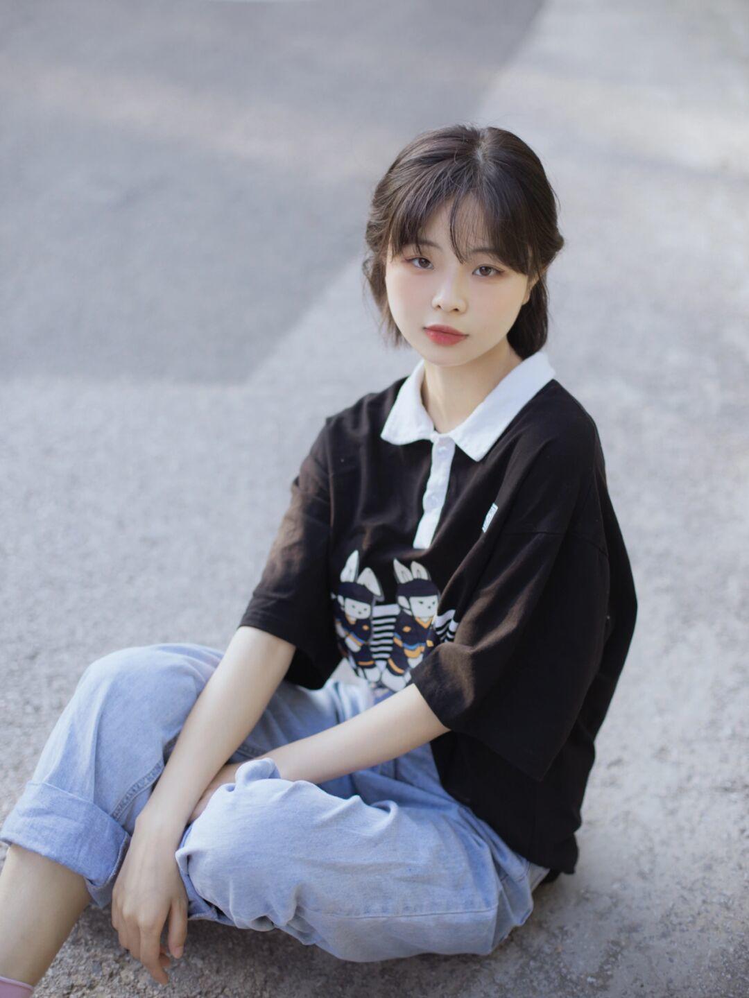 秋天|谁说早秋不适合穿短裙的,这样穿照样好看!