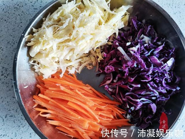 紫甘蓝|这个饼凉了也不会硬,天热了吃这样的饭菜,不会让你出汗哦