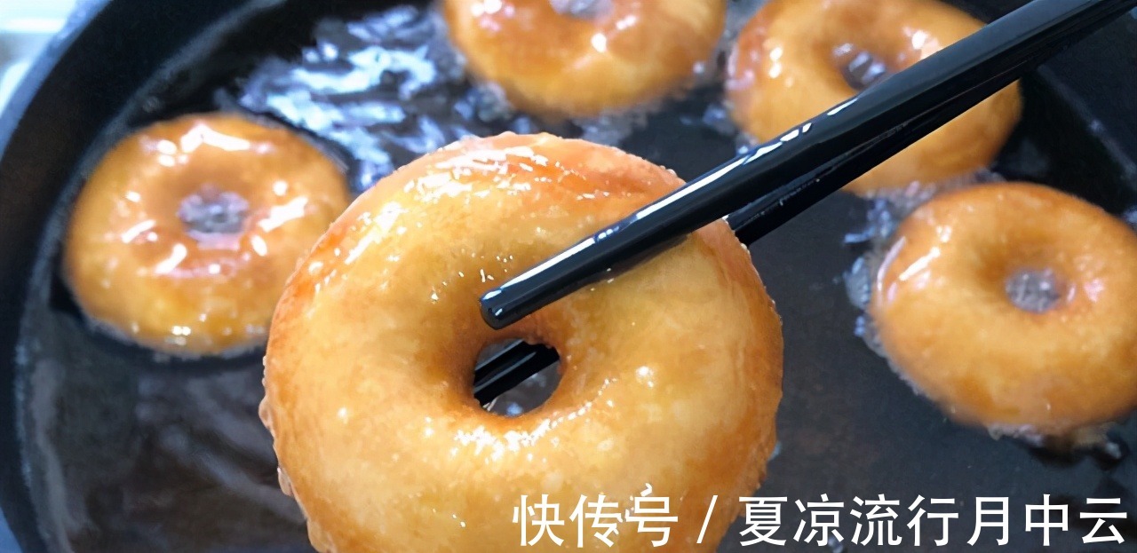 吃不完的红薯拿来做甜甜圈,无需加水,外酥里软,简单好吃又解馋!