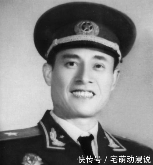 授予开国|1985年裁军，有四大军区被撤销，时任司令员分别是谁？