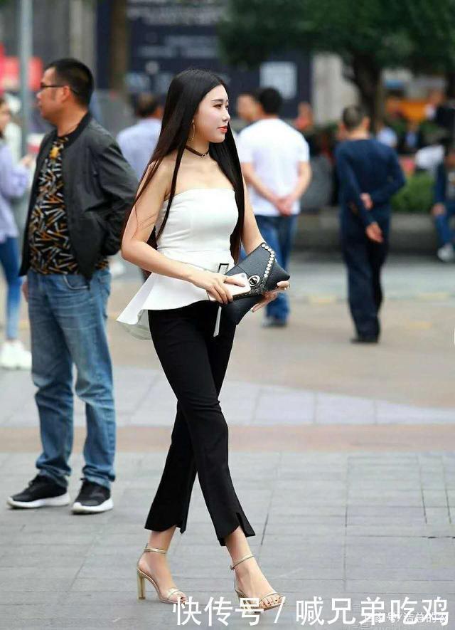 优雅|靓丽的小姐姐,一身经典的黑白色穿搭,优雅又迷人