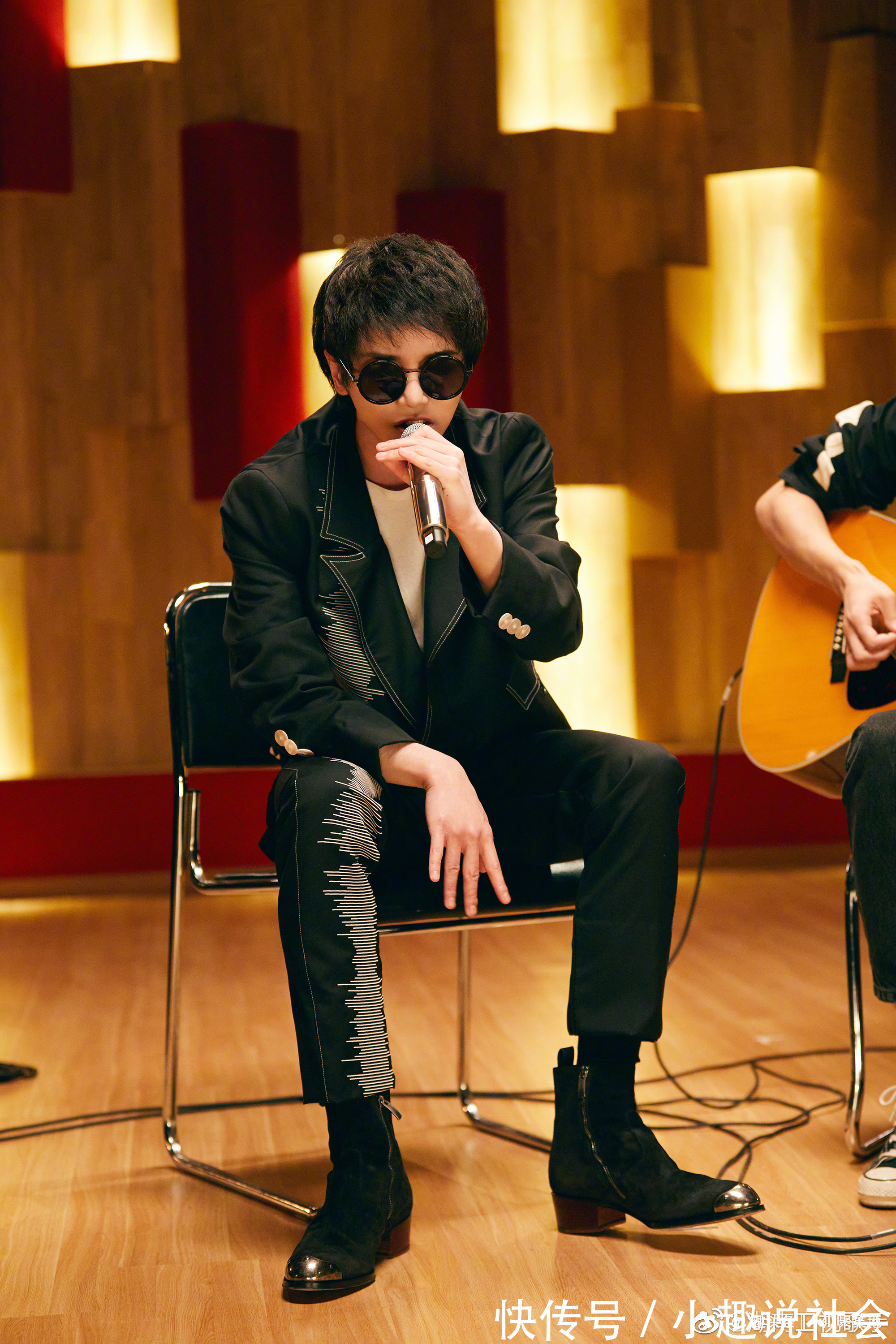 魂斗罗|华晨宇《荒野魂斗罗》玩转极致风格，以极简风重释音乐战士