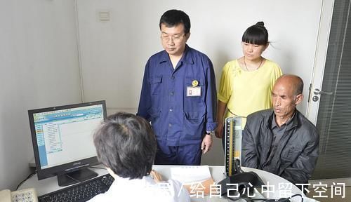 毛细血管|身上出现“小红点”？若是这2种情况，多半是肝病预警信号