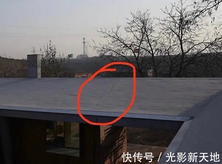 《夢想改造家》132萬毛坯房后續:房頂開裂,紅磚泛白有坍塌隱患