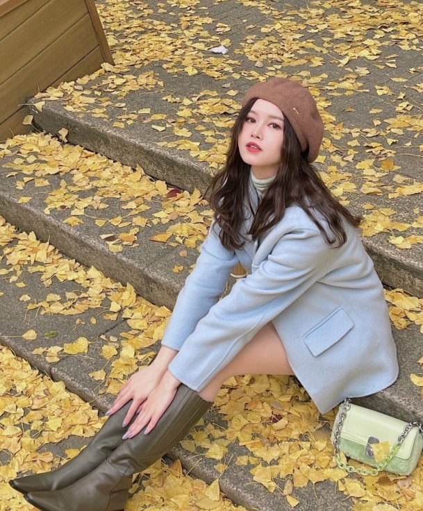 靴子 天冷了,身穿大衣搭配针织衫和靴子保暖舒适,让你美出新高度!