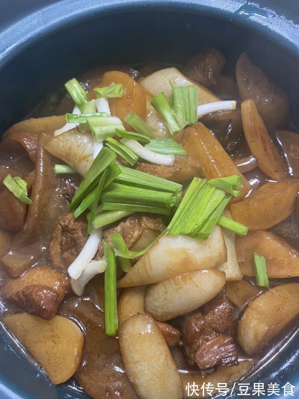 最适合冬天吃的红烧肉萝卜，美味又暖身