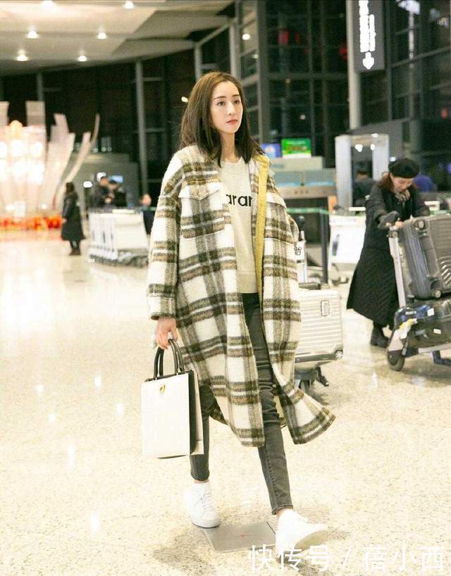 潮流|刘雯不愧是超模,简单穿一身休闲装都特有高级感,轻松引领潮流