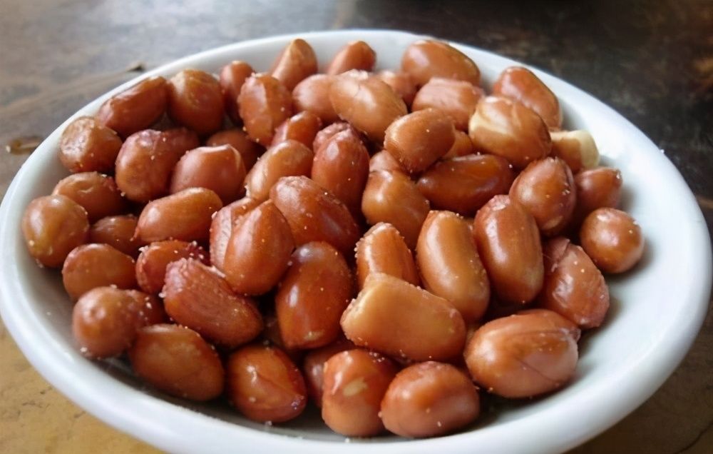 辣子鸡丁，用鸡腿还是鸡胸？教你正确做法，鸡丁嫩滑好吃不发柴