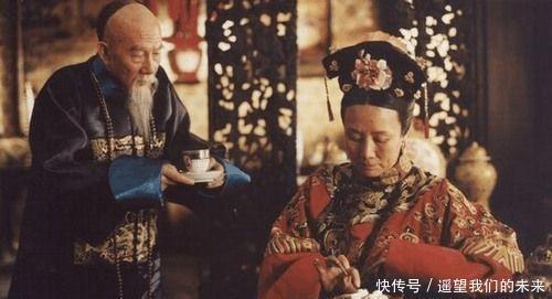 李莲英|慈禧卖弄书法写错一个字, 幸亏李莲英聪明, 否则会死很多人!