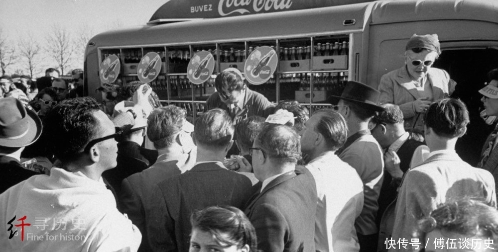 五十年代 可口可乐是如何进军巴黎市场的 他们摆摊还卖小吃