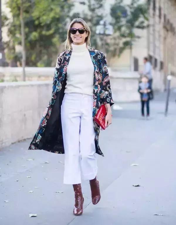 女人这样穿毛衣，从初秋时髦到寒冬！