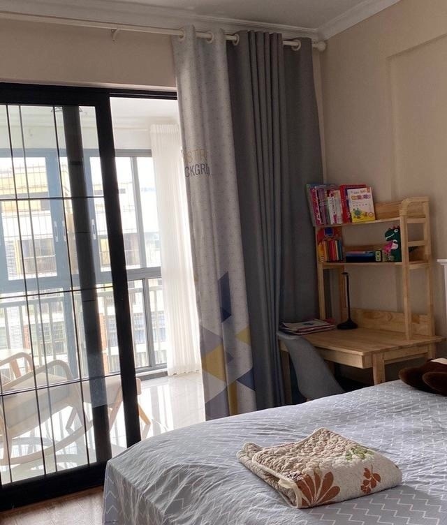 装修|越来越多人不做吊顶,不做电视墙,看看她家装修,简约又漂亮