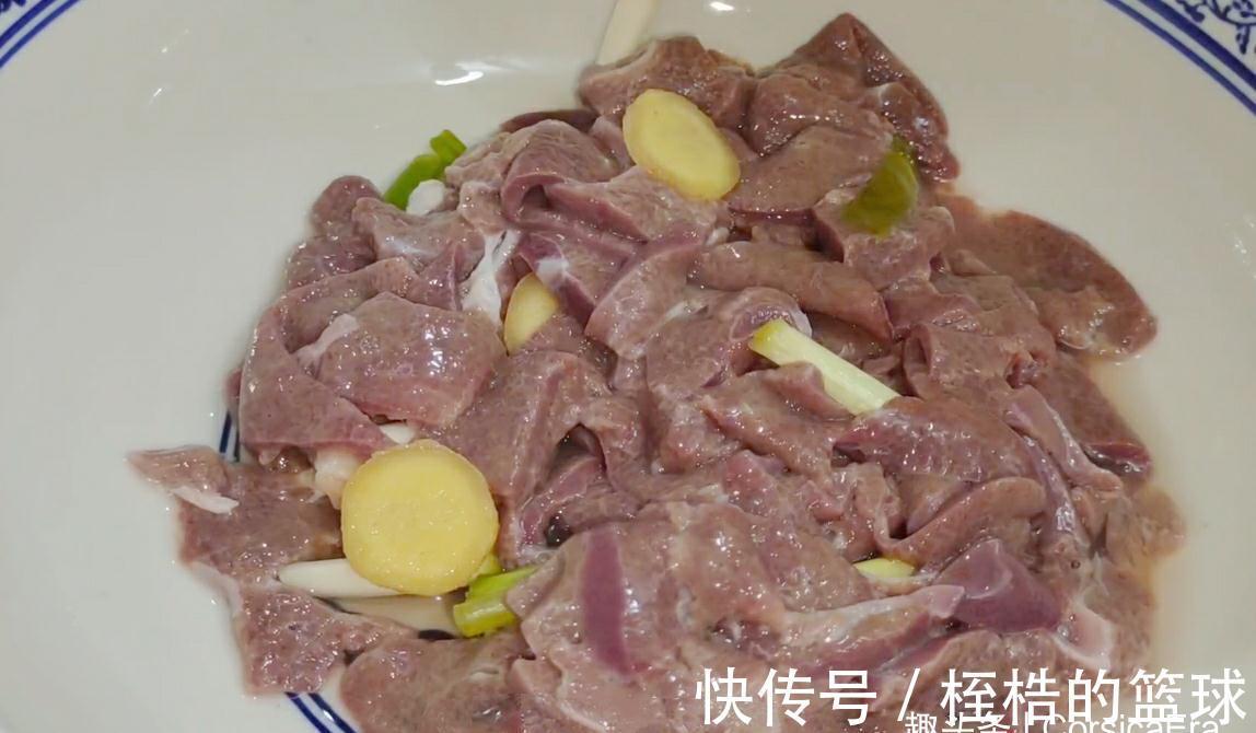 炒制|猪肝最忌用清水洗，等于吃毒素，教你正确做法，毒素自动跑出来