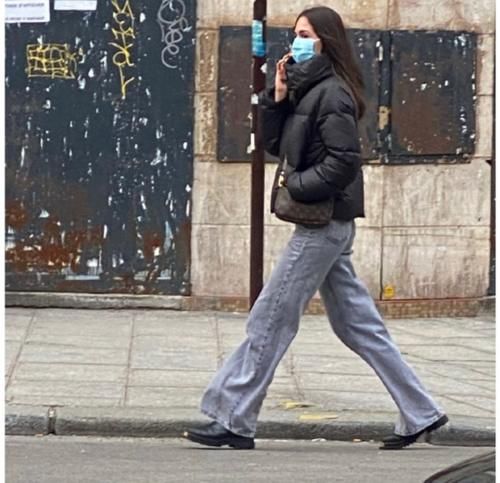 早春防寒又时尚的穿搭来了，街头的女生都这样穿，保暖大气有品位