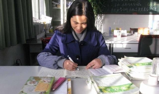 学习方法|班主任是自己亲爸妈什么感觉孩子卷子还没发,我就已经挨打了